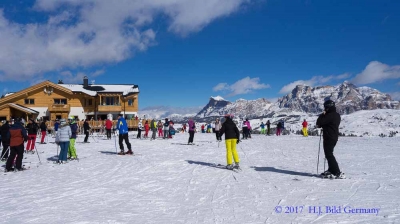 Skifahren in den Dolomiten 